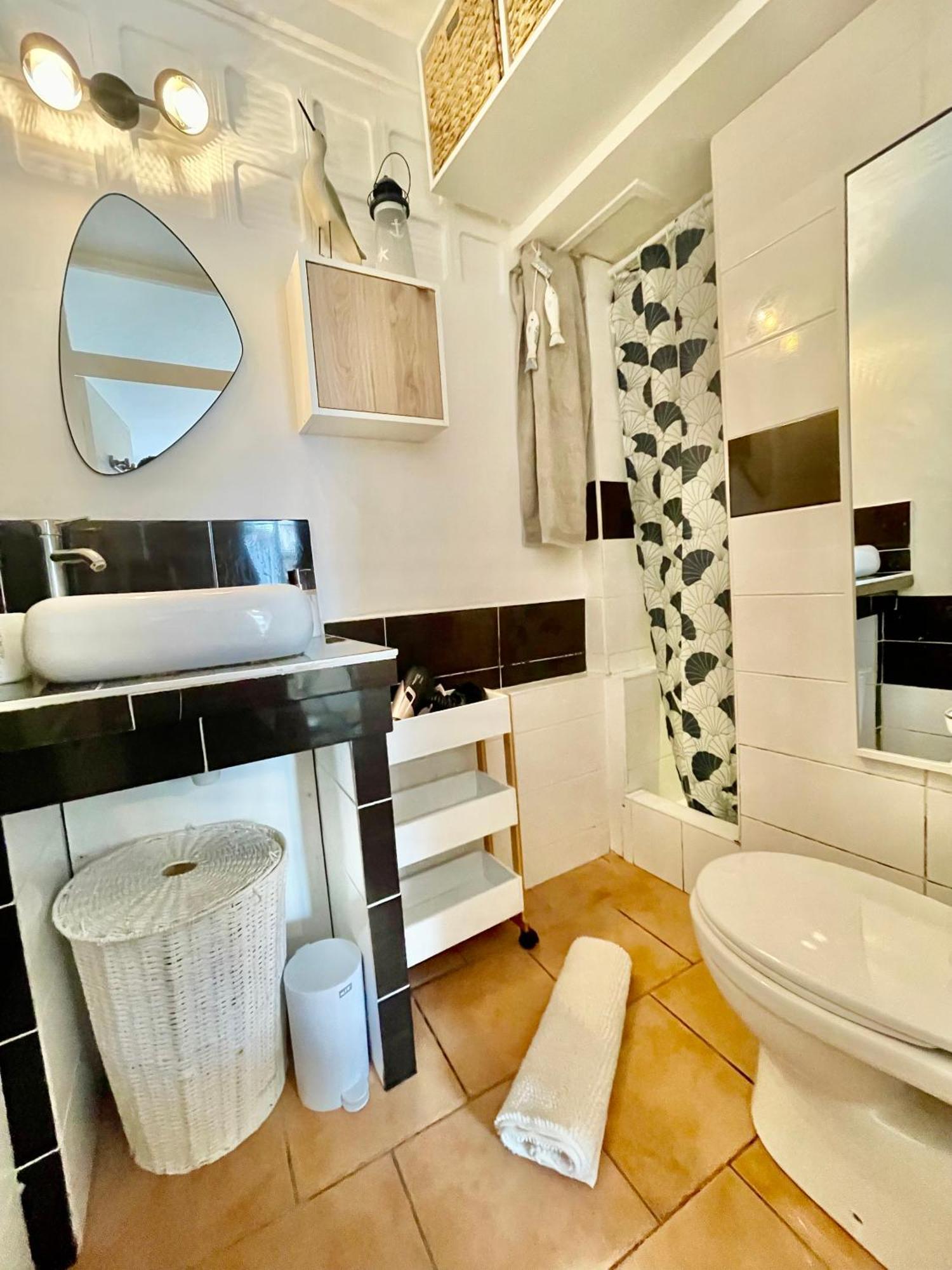 Le Nid Flottais Apartment ลาฟร็อตต์ ภายนอก รูปภาพ