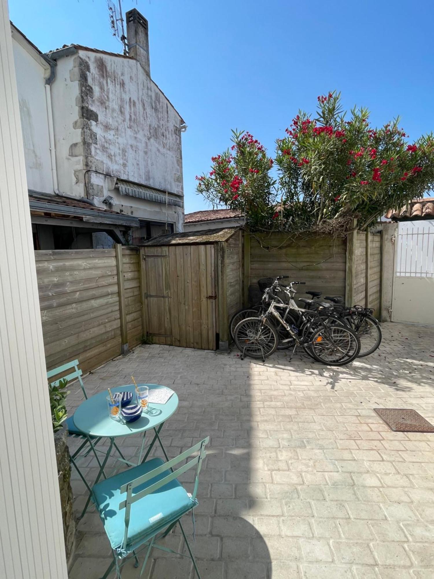 Le Nid Flottais Apartment ลาฟร็อตต์ ภายนอก รูปภาพ