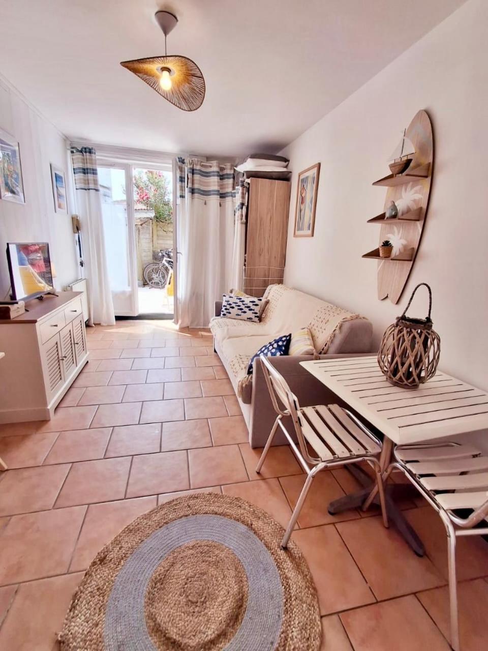 Le Nid Flottais Apartment ลาฟร็อตต์ ภายนอก รูปภาพ