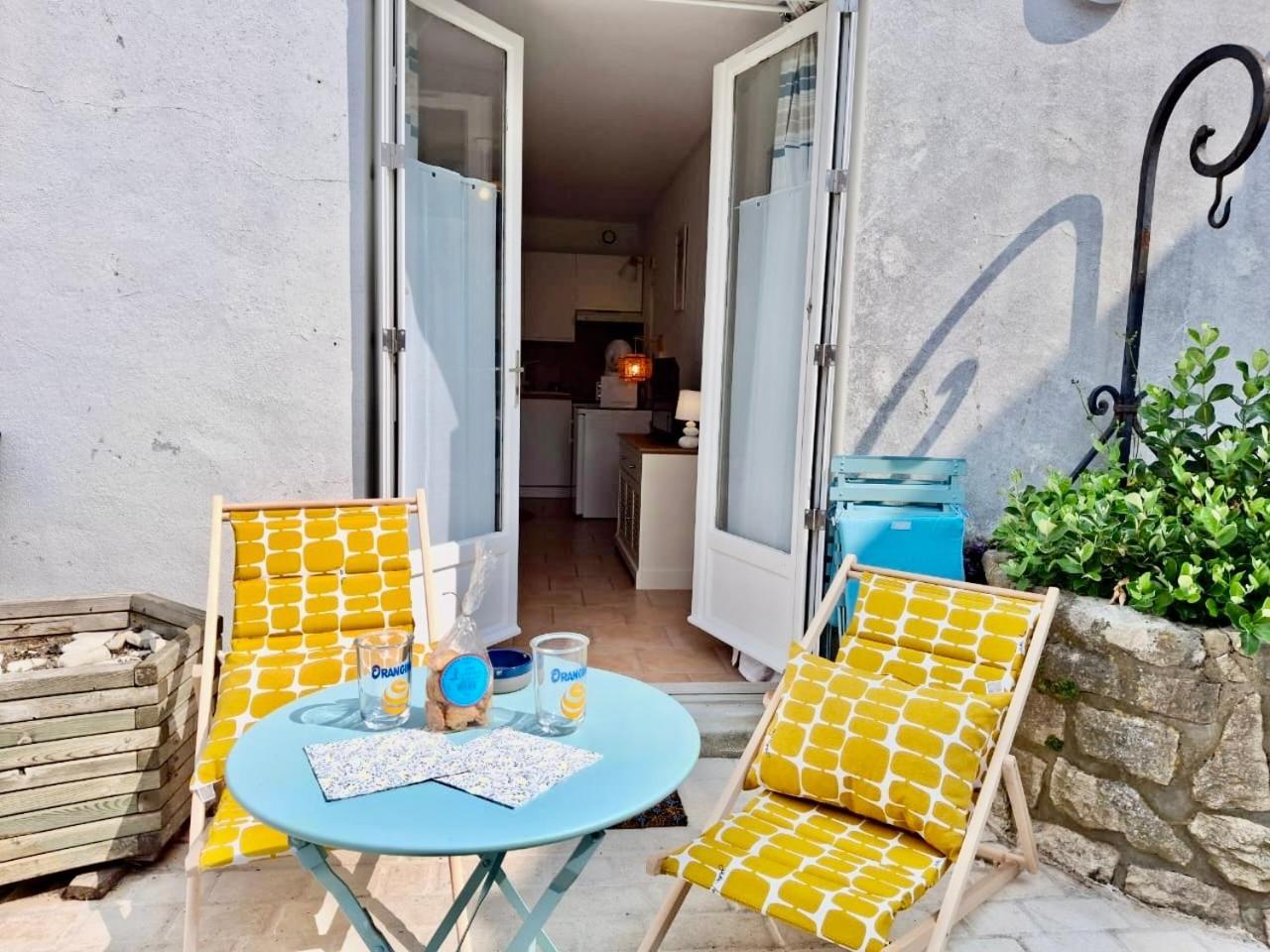 Le Nid Flottais Apartment ลาฟร็อตต์ ภายนอก รูปภาพ